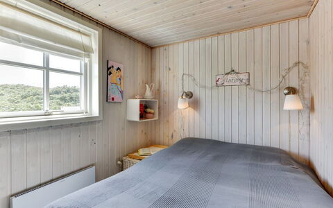 Heilo - from the Sea: Habitación, Madera, Cama, Piso, Sábana, Techo, Suelo, Lecho, Diseño De Interiores, Marco De La Cama