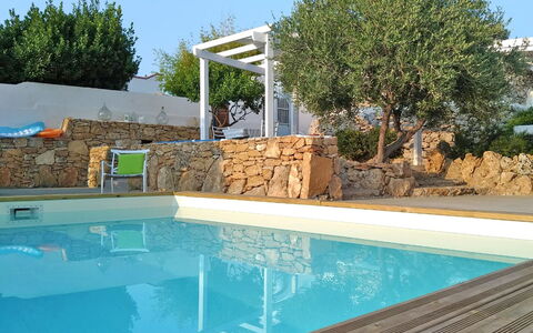Villa Trullo - Torricella, Puglia: Agua, Planta, Cielo, Propiedad, Piscina, Azur, Árbol, Sombra, Mueble Para Exteriores, Ocio