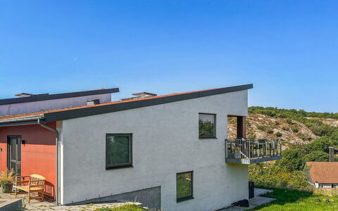 Sasser - 450M from the Sea: Techo, Casa, El Terreno Del Lote, Casa, Cabaña, Inmuebles, Edificios Del Jardín, Sombra, Cuarto De Troncos, Paisajismo