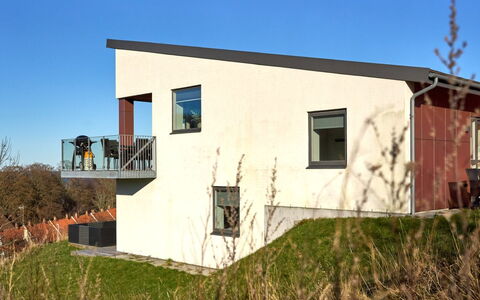 Rossella - 450M from the Sea: Madera, Techo, Arquitectura, Casa, Casa, Cabaña, Vía Muerta, Madera Dura, Pendiente, Inmuebles