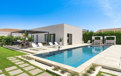 Villa Duetto - Siracusa, Sicilia: Planta, Cielo, Agua, Propiedad, Azur, Piscina, Sombra, Arquitectura, Rectángulo, Edificio