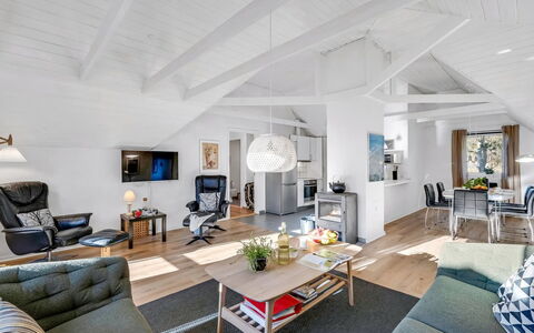 Malti - 1.3Km from the Sea