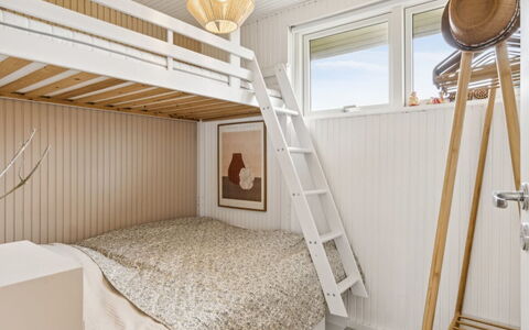 Zina - 600M from the Sea: Madera, Habitación, Diseño De Interiores, Suelo, Cama, Piso, Techo, Marco De La Cama, Mueble, Lecho