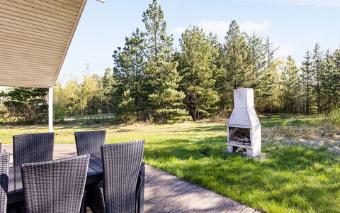 Dwerg - 500M from the Sea: Mueble, Diseño De Interiores, Sofá, Piso, Suelo, Sala, Habitación, Mesa, Silla, Departamento