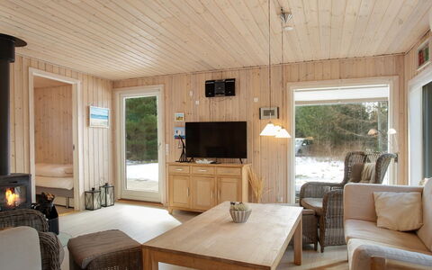 Dwerg - 500M from the Sea: Mueble, Diseño De Interiores, Sofá, Piso, Suelo, Sala, Habitación, Mesa, Silla, Departamento