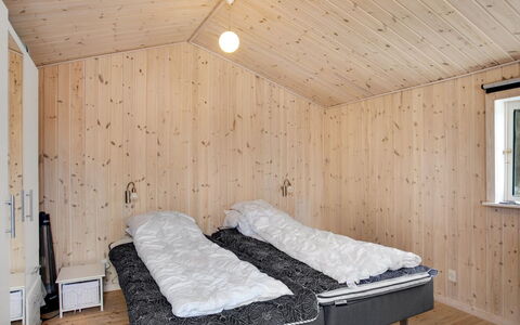 Dwerg - 500M from the Sea: Mueble, Diseño De Interiores, Sofá, Piso, Suelo, Sala, Habitación, Mesa, Silla, Departamento