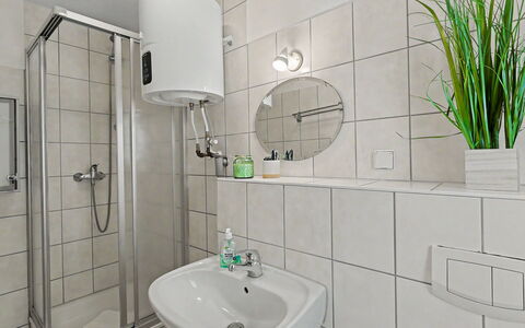 Schneider 2D: Diseño De Interiores, Arreglo De Tubería, Lavabo Del Baño, Baño, Piso, Suelo, Lavabo, Grifo, Plomería, Habitación