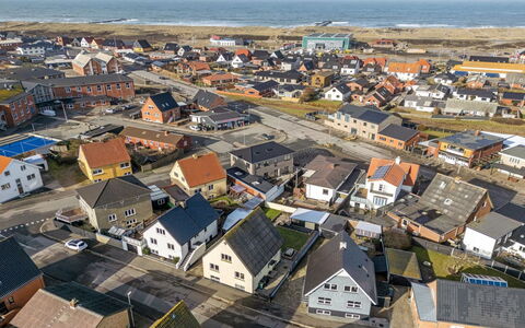 Ullakarin - 200M from the Sea: Barrio Residencial, Área Urbana, Vista Panorámica, Barrio, Fotografía Aérea, Paisaje, Techo, Diseño Urbano, Suburbio, Calle