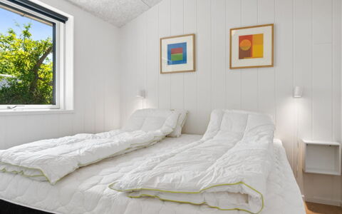 Nicolas - 500M from the Sea: Techo, Piso, Diseño De Interiores, Suelo, Material Compuesto, Mueble, Recurso, Hotel, Diseño, La Luz Del Día