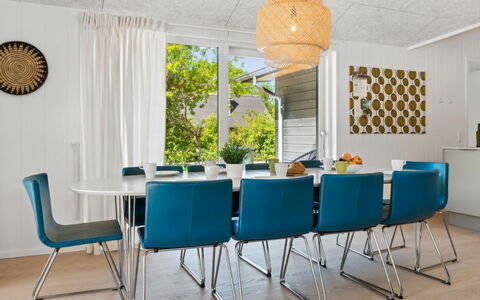 Nicolas - 500M from the Sea: Techo, Piso, Diseño De Interiores, Suelo, Material Compuesto, Mueble, Recurso, Hotel, Diseño, La Luz Del Día