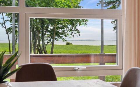 Månviva - 150M to the Fjord: Azul, Arbusto, Cabaña, Cobertura Del Suelo, Jardín, Inmuebles, Sombra, Paisajismo, Casa De Campo, Eco Hotel