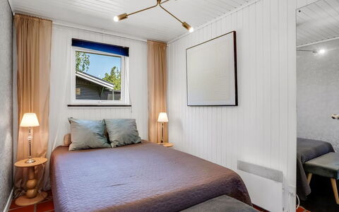 Soti - 350M from the Sea: Diseño De Interiores, Piso, Madera, Techo, Suelo, Habitación, Cama, Mueble, Encendiendo, Habitación