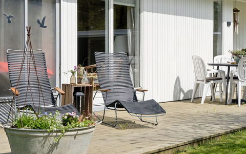 Soti - 350M from the Sea: Mueble Para Exteriores, Mueble, Maceta, Silla, Jardín, Sombra, Planta De Casa, Yarda, Mesa Al Aire Libre