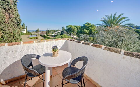 El Cachirulo: Agua, Cielo, Nube, Propiedad, Piscina, Edificio, Planta, Balneario, Árbol, Mueble Para Exteriores