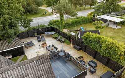 Hunding - 600M from the Sea