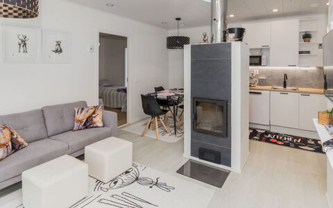 Hillaniitty: Piso, Diseño De Interiores, Suelo, Mueble, Madera, Habitación, Casa, Sala, Encendiendo, Electrodoméstico