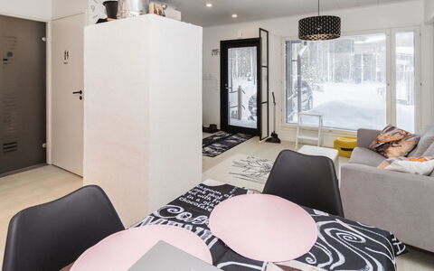 Hillaniitty: Diseño De Interiores, Piso, Mueble, Madera, Suelo, Techo, Casa, Habitación, Sala, Encendiendo