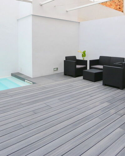 Loft Villalonga: Edificio, Madera, Piso, Suelo, Diseño Urbano, Planta De Casa, Planta, Mesa, Piscina