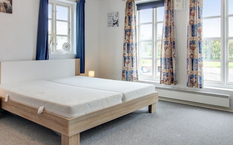 Ilsabe - 25Km from the Sea: Cama, Habitación, Madera, Piso, Suelo, Mueble, Diseño De Interiores, Marco De La Cama, Encendiendo, Lecho