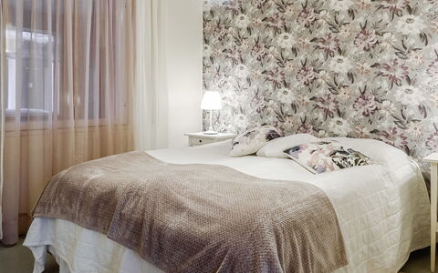 Saajola: Diseño De Interiores, Mueble, Linos, Habitación, Sábana, Piso, Textil, Suelo, Cama, Techo