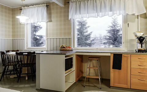 Saajola: Diseño De Interiores, Madera, Piso, Mueble, Suelo, Techo, Tratamiento De La Ventana, Cubiertas De Ventanas, Lámpara, Cocina
