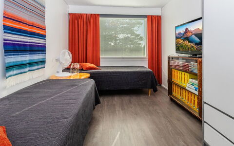 Vierastupa: Área Rural, Hill Station, Pueblo, Cordillera, Valle, Pueblo De Montaña, Alpes, Eco Hotel, Balcón, Hotel