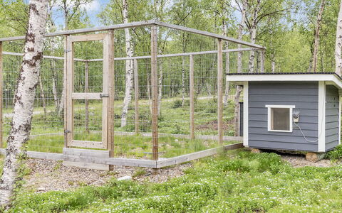 Mökki Tenolla: Mueble, Silla, Mueble Para Exteriores, Mesa, Madera, Mesa Al Aire Libre, Cocina Y Comedor Mesa, Sombra, Jardín, Paraguas