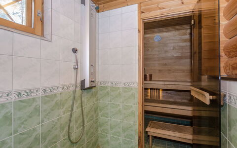 Villa Tunturitervakko: Mueble, Diseño De Interiores, Piso, Suelo, Mesa, Techo, Cocina Y Comedor Mesa, Encendiendo, Silla, Casa