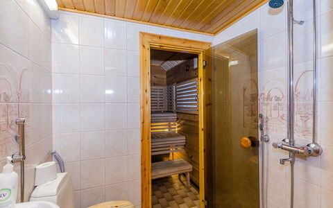 Villa Käpytikka: Cama, Mueble, Habitación, Diseño De Interiores, Lecho, Sábana, Piso, Madera, Suelo, Habitación