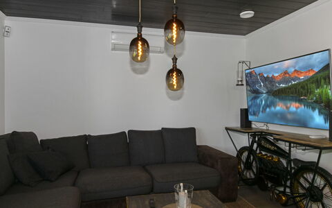 Liisan Ranta: Mueble Para Exteriores, Arbusto, Casa, Mesa Al Aire Libre, Mueble, Casa, Jardín, Césped, Patio Interior, Inmuebles