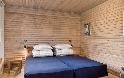 Selenia - 1Km from the Sea: Mueble, Piso, Suelo, Madera, Habitación, Diseño De Interiores, Cama, Techo, Habitación, Sábana