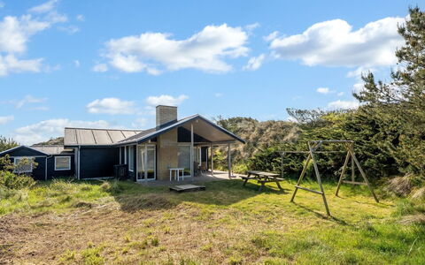 Selenia - 1Km from the Sea: Casa, Casa, Puerta, Techo, Cabaña, Inmuebles, Jardín, Sombra, Vía Muerta, Yarda