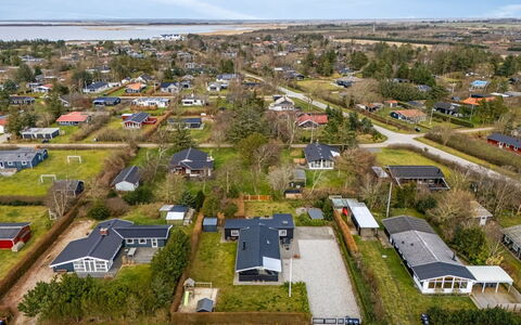 Ludvika - 300M to the Fjord: Madera, Techo, Arquitectura, Casa, Casa, Cabaña, Vía Muerta, Madera Dura, Pendiente, Inmuebles