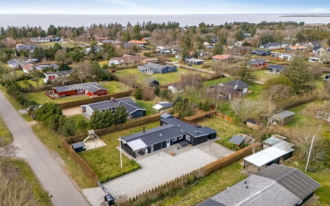 Ludvika - 300M to the Fjord: Madera, Techo, Arquitectura, Casa, Casa, Cabaña, Vía Muerta, Madera Dura, Pendiente, Inmuebles