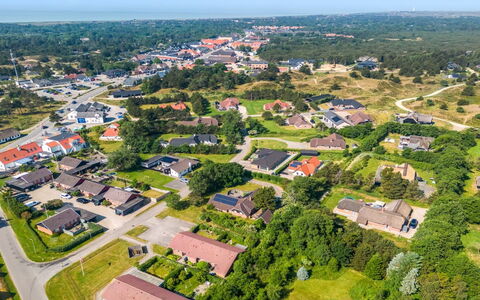 Elsi - 1.3Km from the Sea: Barrio Residencial, Vista Panorámica, Fotografía Aérea, Barrio, Suburbio, Paisaje, Diseño Urbano, Asentamientos Humanos, Llanura, Vía Pública