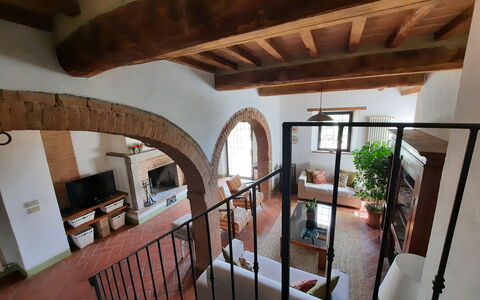 Casa Le Crete: Propiedad, Edificio, Planta De Casa, Madera, Planta, Sala, Haz, Piso, Madera Dura, Cerca