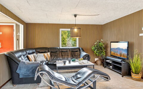 Fidelia - 400M from the Sea: Techo, Piso, Diseño De Interiores, Suelo, Material Compuesto, Mueble, Recurso, Hotel, Diseño, La Luz Del Día