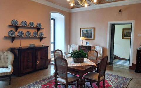Villa Delle Palme: Mueble, Mesa, Marco, Madera, Encendiendo, Diseño De Interiores, Silla, Suelo, Sala, Gabinetes