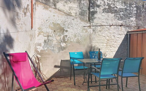 La Boirie: Mueble, Silla, Mueble Para Exteriores, Material Natural, Mesa Al Aire Libre, Planta De Casa, Pintar, Silla Plegable, Maceta, Mesa De Café