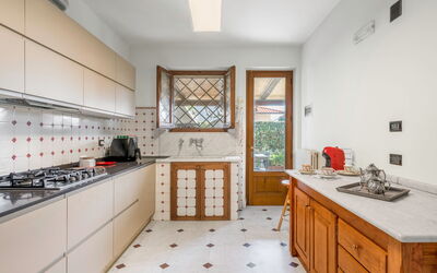 Villa Le Fontanelle In Forte Dei Marmi With Ac