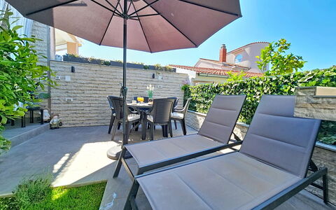 Id&La: Mueble, Mueble Para Exteriores, Silla, Mesa Al Aire Libre, Jardín, Patio, Sombra, Piscina, Eco Hotel, Paraguas