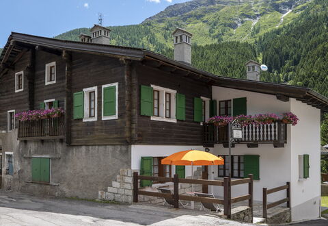 Incanto Walser Apartments Ronco: Edificio, Propiedad, Ventana, Cielo, Planta, Montaña, Casa, Cabaña, Barrio Residencial, Barrio