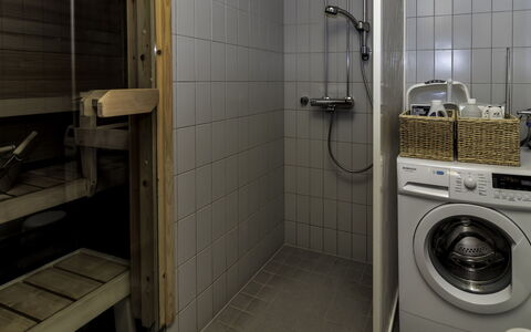 Kesä-Iikka 4: Piso, Suelo, Madera, Diseño De Interiores, Arreglo De Tubería, Plomería, Baño, Loseta, Habitación, Material Compuesto