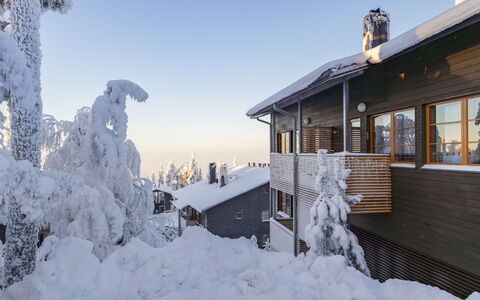 Kesä-Iikka 4: Edificio, Nieve, Ventana, Invierno, Casa, Arquitectura, Casa, Barrio Residencial, Congelación, Cabaña