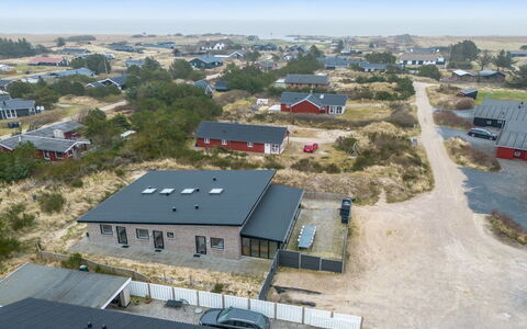 Clarabelle - 1.2Km from the Sea: Cabaña, Techo, Casa, Pendiente, \Choza, Vía Muerta