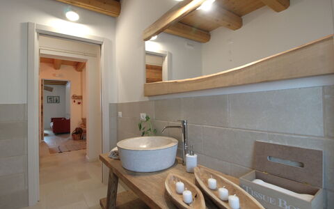 Oasi Casamaras, Brenta River, Wifi, Ac: Propiedad, Mueble, Grifo, Arreglo De Tubería, Edificio, Madera, Lavabo, Baño, Comodidad, Diseño De Interiores