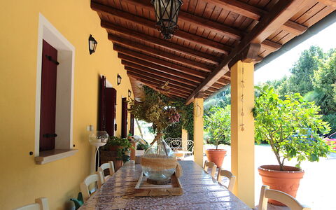 Oasi Casamaras, Brenta River, Wifi, Ac: Mueble, Silla, Mesa, Puerta, Maceta, Cocina Y Comedor Mesa, Sombra, Porche, Planta De Casa, Techo