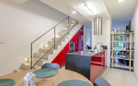 Klinovec Meadows Residence: Diseño De Interiores, Piso, Techo, Suelo, Mueble, Habitación, Departamento, Cocina, Lámpara, Estantería