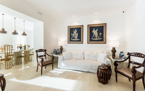 Villa Demar: Mueble, Marco, Comodidad, Mesa, Madera, Encendiendo, Sala, Piso, Diseño De Interiores, Suelo