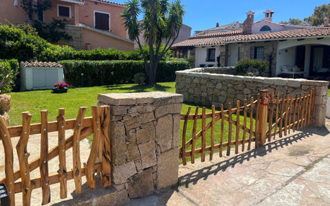 Damà: Jardín, Pared De Piedra, Cerca, Paisajismo, Sombra, Entrada De Coches, Inicio De Esgrima, Yarda, Patio Interior, Portón